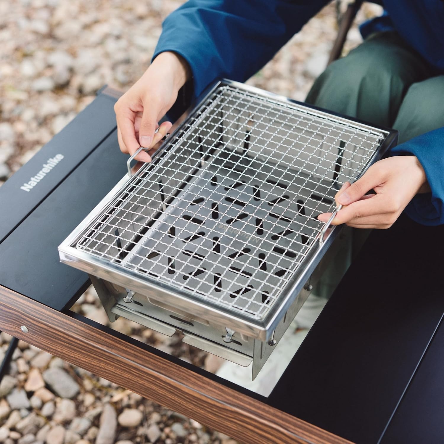Naturehike キャンプ用チャコールグリル IGTテー - Camping Cooking Table のレビューと価格