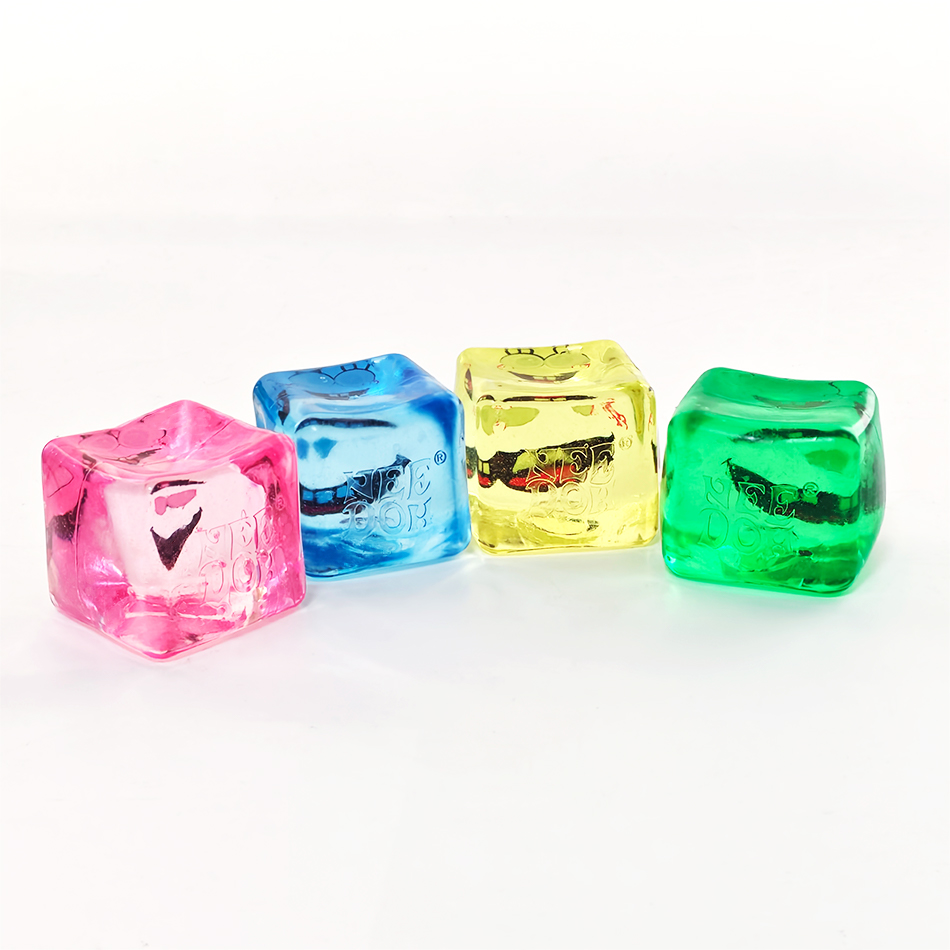 スポンジボブ ニードオーニースキューブ フィジェットトイ ス - Fire Starter Cube のレビューと価格